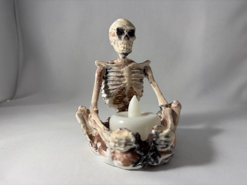 Skeleton led tea - skeleton, holder