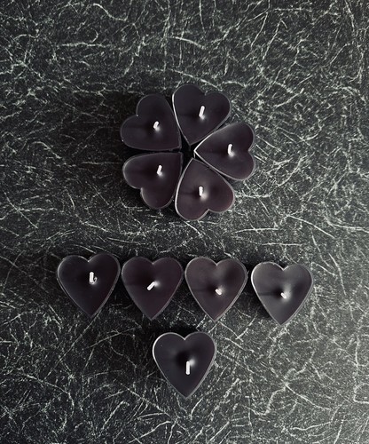 Unboxed black heart - unboxed,