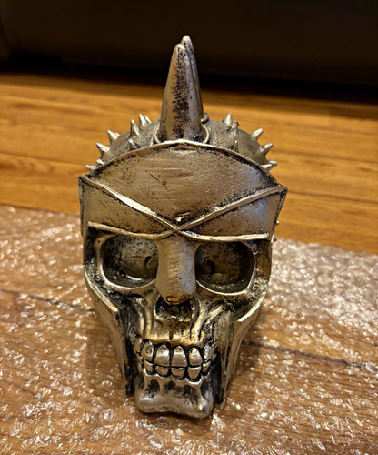 Gothic skull tea light holder - light,