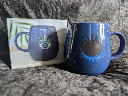 All seeing eye - colour, changing