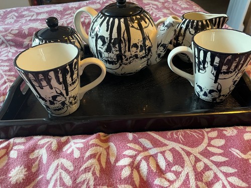 Gothic tea set black and - set-,
