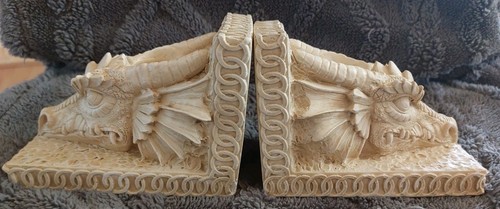 Cream dragon head tealight - cream,